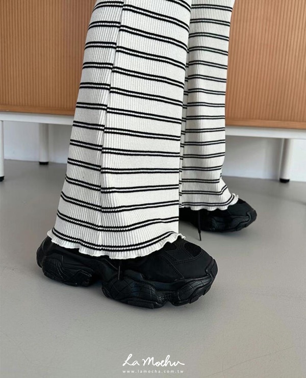 雙條紋坑條彈力喇叭褲(闆娘.花花清單)